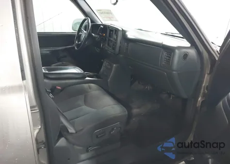 2002 Chevrolet Avalanche 1500 из США, поврежденный, VIN 3GNEC13T02G117284